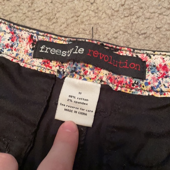 Soft black cargo shorts - Picture 3 of 5